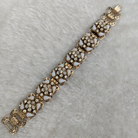 Vintage Enamel Wild Rose, Milk Glass, & Rhinestone Book Chain Gold Tone Bracelet - Picture 4 of 5